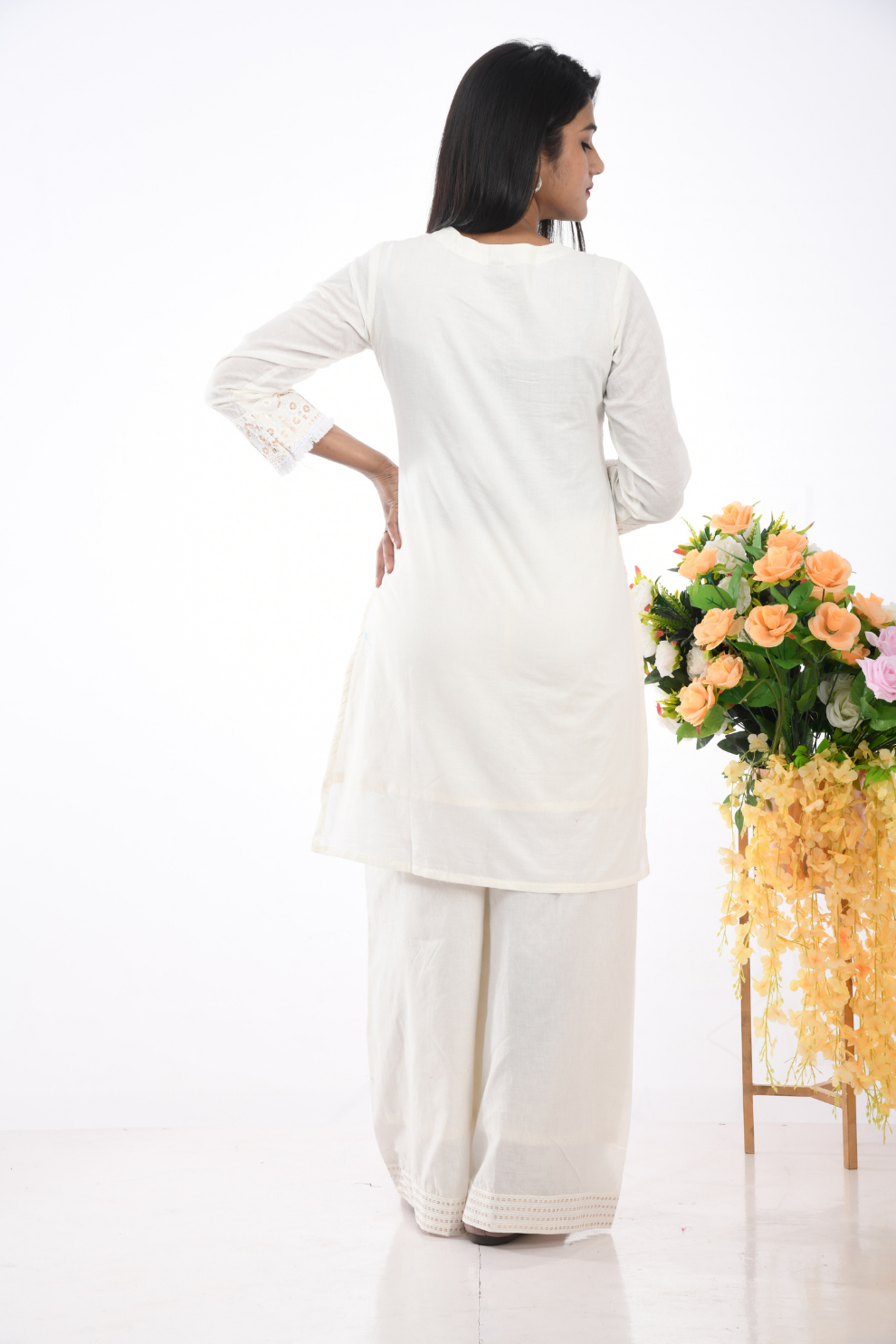 Elegant mirror and white threadwork detailing Kurta Set